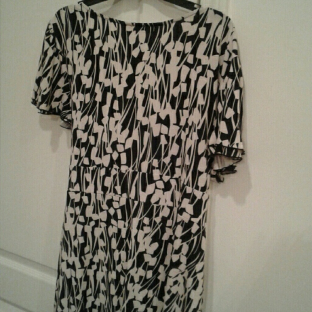 Dress - Picture 2 of 3